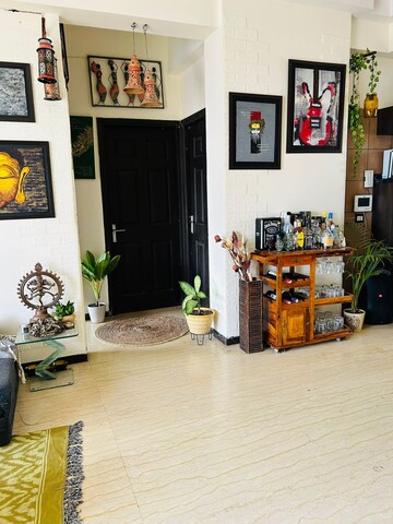 Living Room in 2.5 BHK Apartment at Elite Golf Green, Sector 79 – for Rent