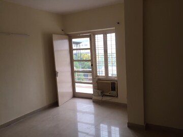 Room in 3.5 BHK Builder Floor at Ansal Harmony Homes, Sector 57 – for Rent