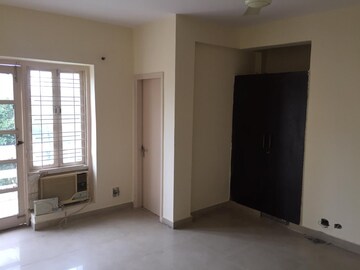 Master Bedroom in 3.5 BHK Builder Floor at Ansal Harmony Homes, Sector 57 – for Rent