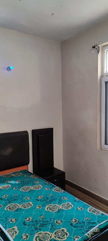 Room in 2 BHK Apartment at Rohtas Plumeria, Gomti Nagar – for Rent