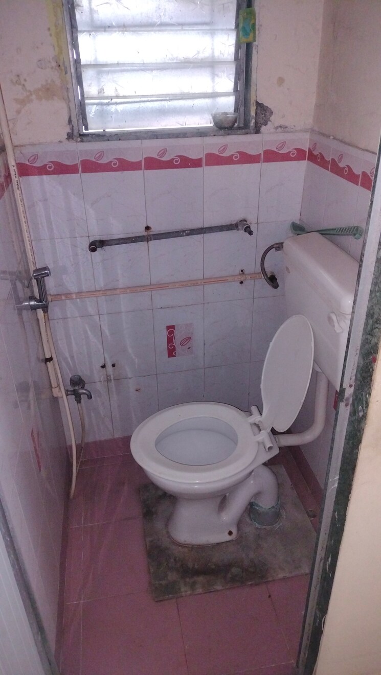 Bathroom, dr-babasaheb-ambedkar-nagar-chs 1 RK 280 Sq.Ft. Apartment In Dadar West Mumbai 8011908