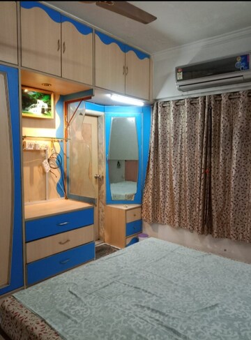 Bedroom in 1 BHK Apartment at Dadar West – for Rent