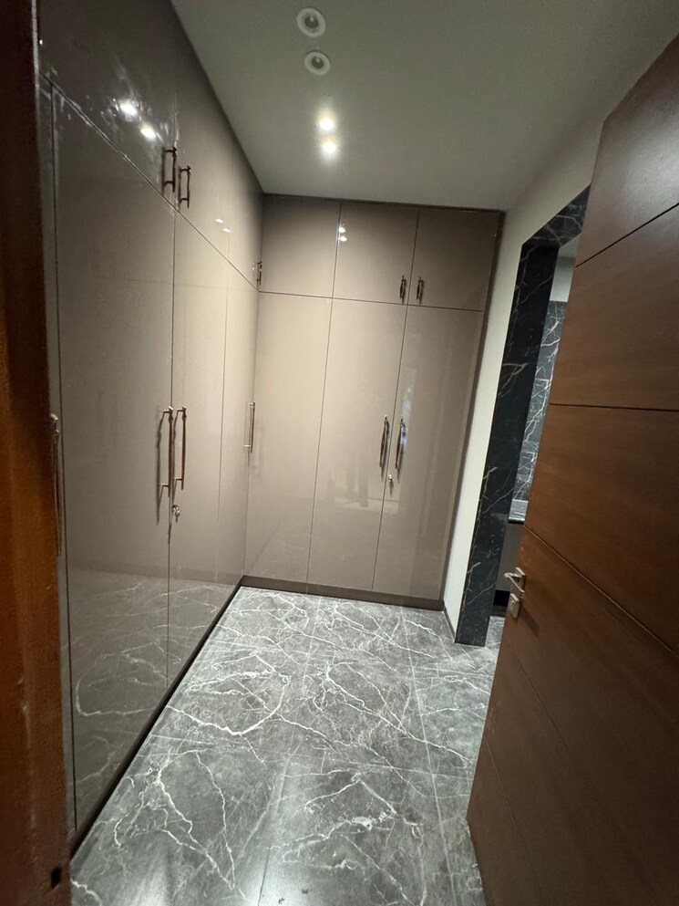 Room, panchsheel park 4 Bedroom 500 Sq.Yd. Builder Floor In Panchsheel Park Delhi 8011909