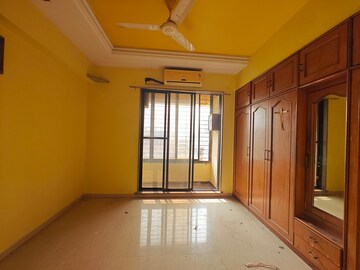 Room in 2.5 BHK Apartment at Sector 28 Nerul – for Sale