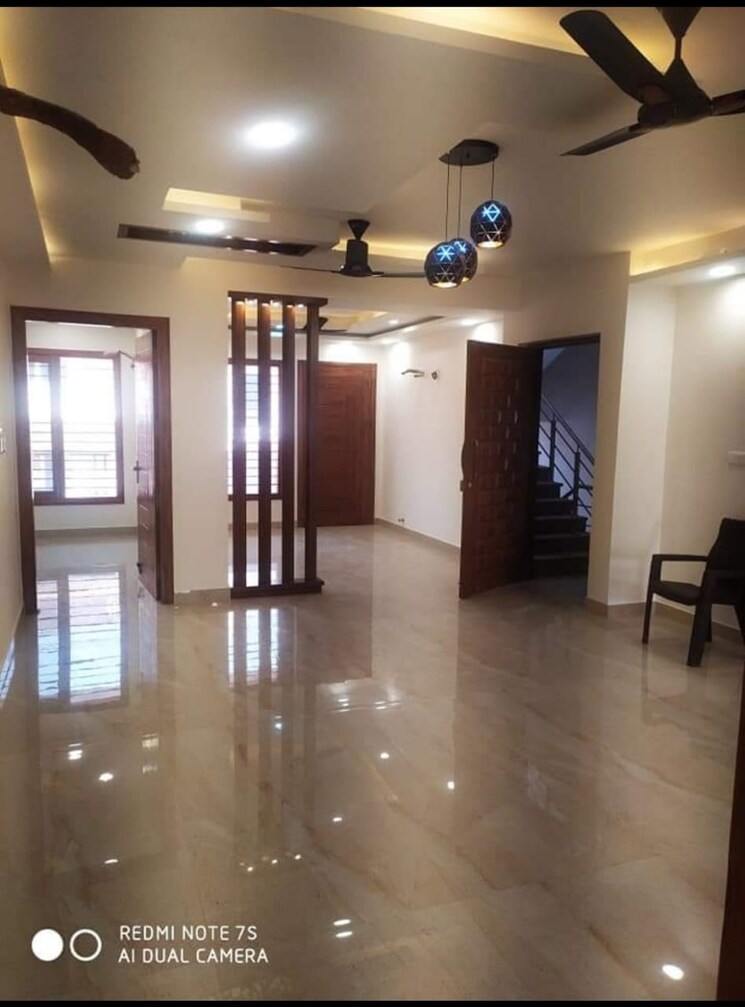 Room, puri-aman-vilas 3 Bedroom 250 Sq.Yd. Builder Floor In Sector 89 Faridabad 8012036