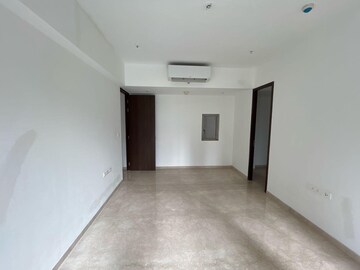 Room in 3 BHK Apartment at Lodha The Park, Worli – for Rent