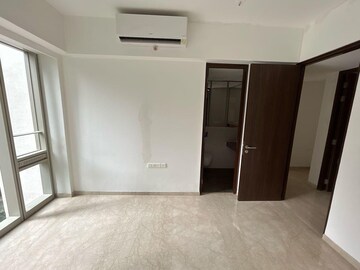 Room in 3 BHK Apartment at Lodha The Park, Worli – for Rent