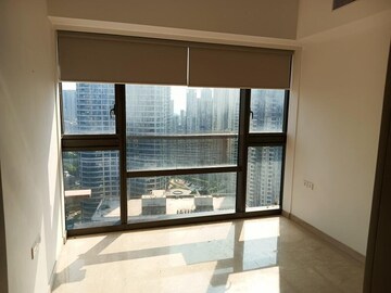 Room in 4 BHK Apartment at Lodha The Park, Worli – for Rent