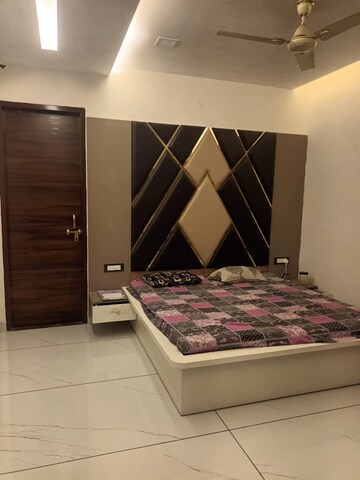 Bedroom in 3.5 BHK Builder Floor at Sector 1-4 – for Rent