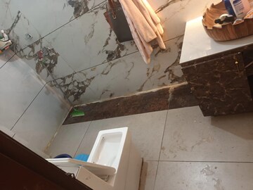 Attached Bathroom in 3.5 BHK Builder Floor at Sector 1-4 – for Rent