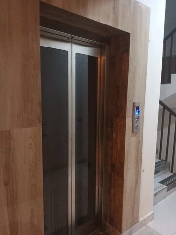 Building Lobby in 3.5 BHK Builder Floor at Sector 1-4 – for Rent