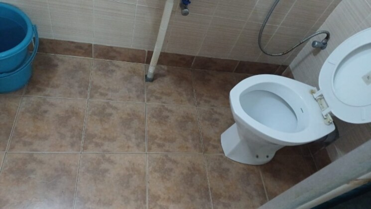 Bathroom, mulund east 2.5 Bedroom 730 Sq.Ft. Apartment In Mulund East Mumbai 8012132