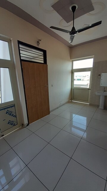 Kitchen in 1.5 BHK Builder Floor at Sector 1-4 – for Rent