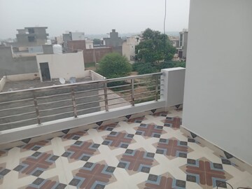Balcony in 1.5 BHK Builder Floor at Sector 1-4 – for Rent