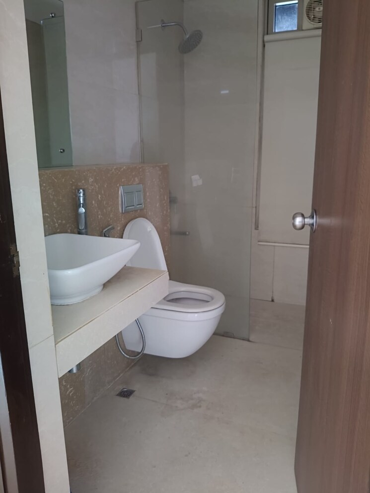 Bathroom, lodha-primero 2 Bedroom 1287 Sq.Ft. Apartment In Mahalaxmi Mumbai 8012133
