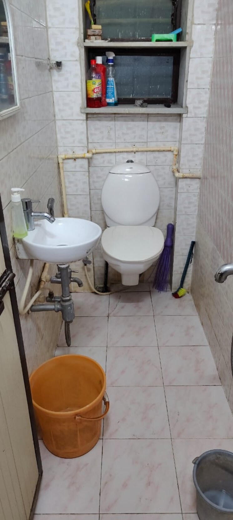 Bathroom, zee-jayashree 1.5 Bedroom 425 Sq.Ft. Apartment In Vile Parle East Mumbai 8012122