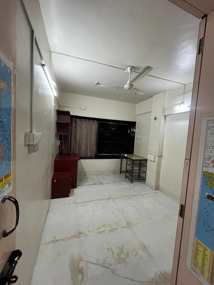 Bathroom, karan-bharti 2 Bedroom 1000 Sq.Ft. Apartment In Katraj Pune 8012145