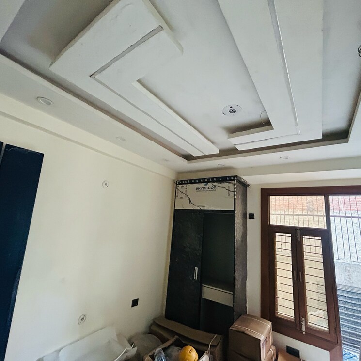 Room, sector 73 2 Bedroom 810 Sq.Ft. Builder Floor In Sector 73 Noida 8012147