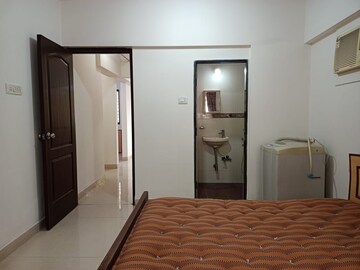 Room in 1 BHK Apartment at Hoshang Baug, Santacruz East – for Rent