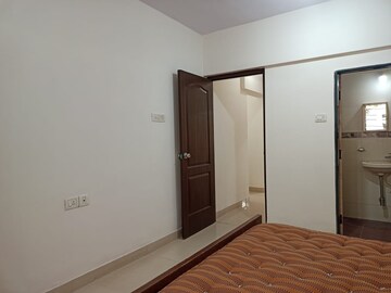 Room in 1 BHK Apartment at Hoshang Baug, Santacruz East – for Rent