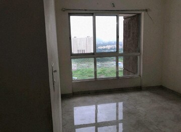 Room in 2 BHK Apartment at Lodha Amara, Kolshet Road – for Rent
