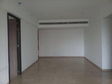 Room in 4 BHK Apartment at Lodha Marquise, Worli – for Rent