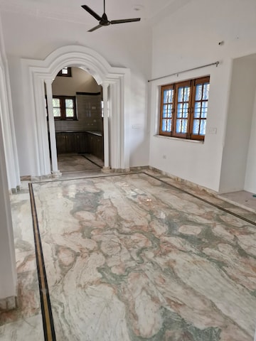 Furnished Amenities in 3 BHK Independent House at Mohit Nagar – for Rent