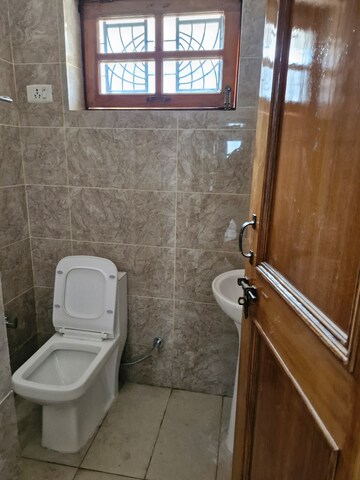 Furnished Amenities in 3 BHK Independent House at Mohit Nagar – for Rent