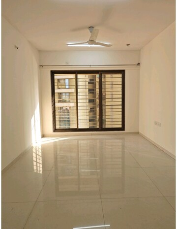 Room in 3 BHK Apartment at Acme Ozone, Manpada – for Rent