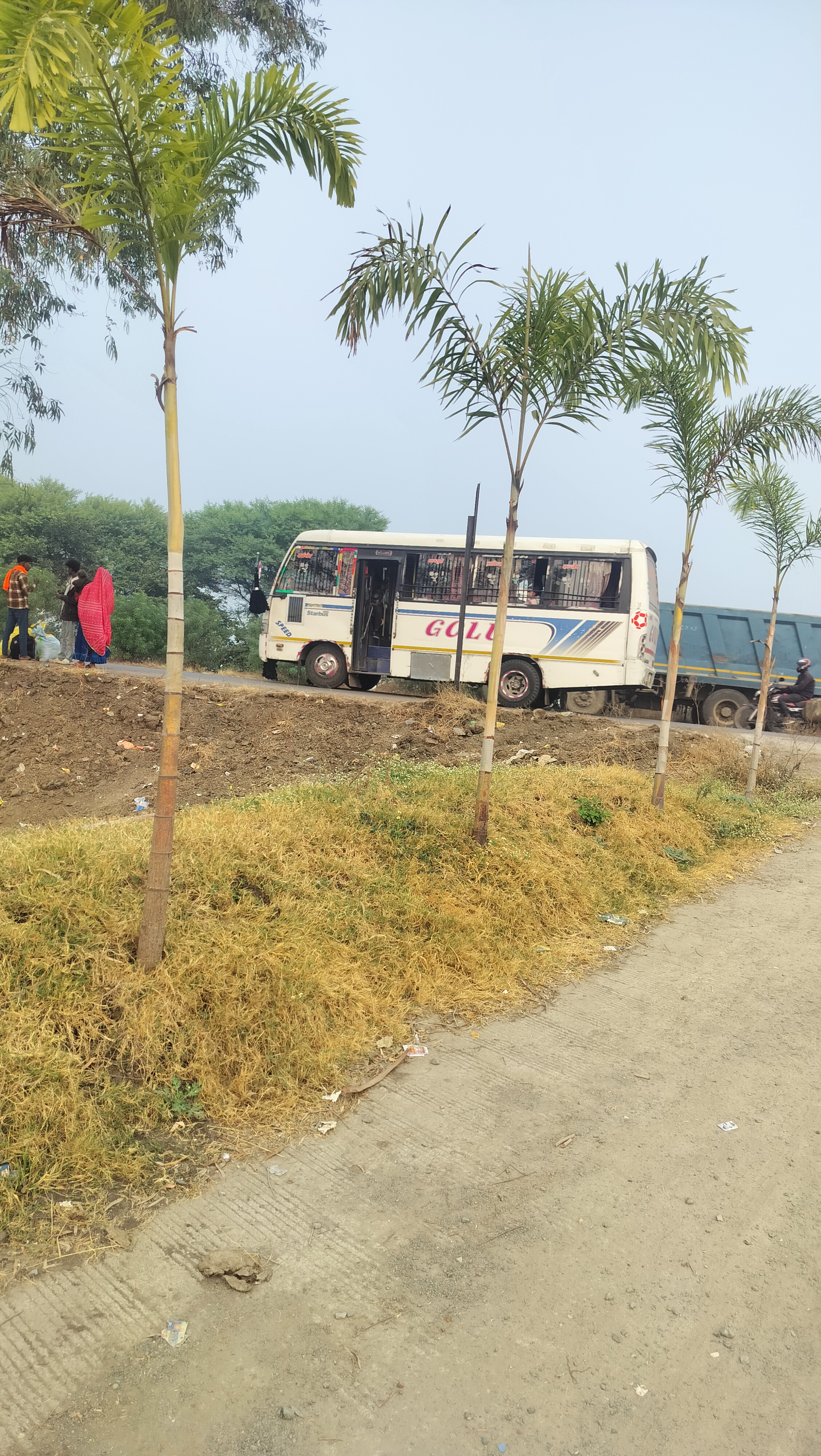 Land For Sale in 2100 Sqft Plot Commercial