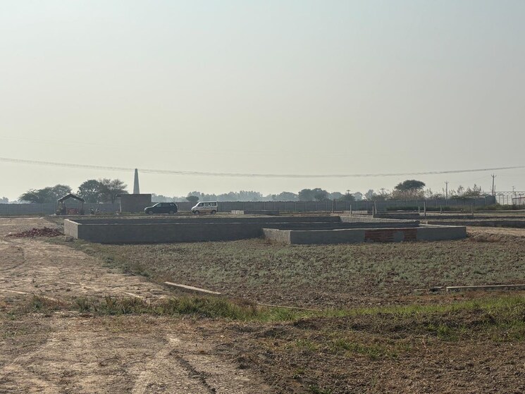 undefined, upsidc site b  100 Sq.Yd. Plot In Upsidc Site B Greater Noida 8012287