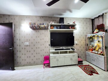Room in 2 BHK Apartment at Sector 20 – for Sale