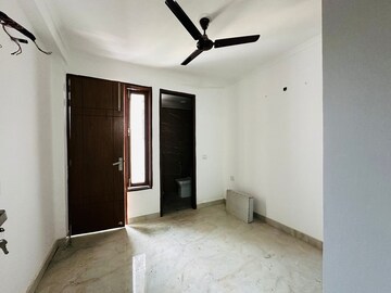 2 BHK Builder Floor For Rent in Paryavaran Complex