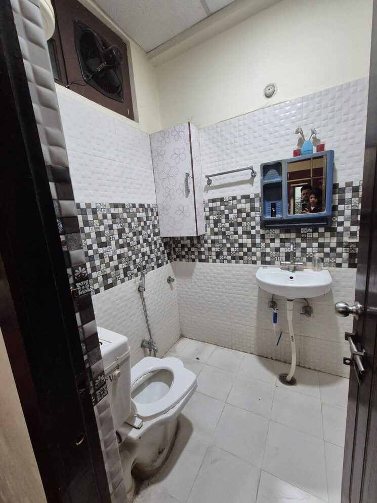 Attached Bathroom, ansal-celebrity-meadows 4 Bedroom 2200 Sq.Ft. Apartment In Sushant Golf City Lucknow 8012389