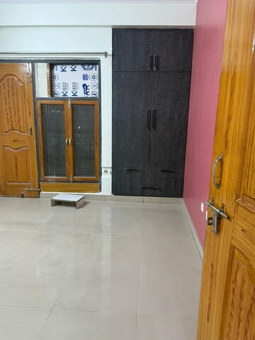 Room in 2 BHK Apartment at Jankipuram – for Rent