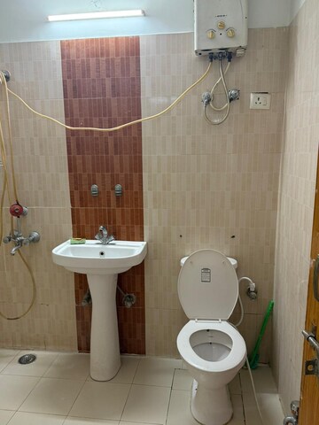 Bathroom in 2 BHK Apartment at Jankipuram – for Rent