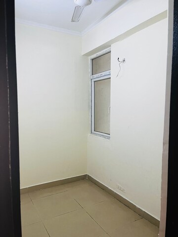 Room in 2 BHK Apartment at Jaypee Kalypso Court, Sector 128 – for Rent