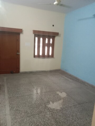 Room in 3.5 BHK Independent House at Vaishali Nagar – for Rent