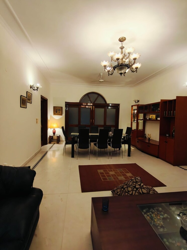 Living Room, jaypee-kalypso-court 4 Bedroom 3700 Sq.Ft. Apartment In Sector 128 Noida 8012428