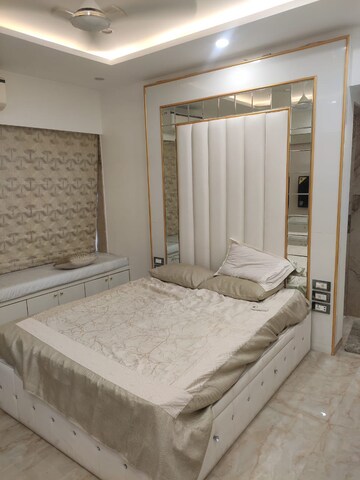Bedroom in 2 BHK Apartment at Vakola – for Rent