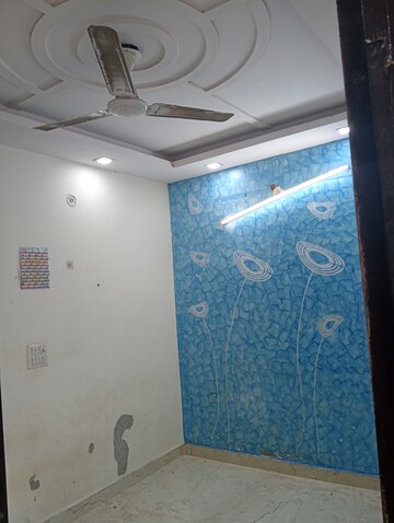 Furnished Amenities in 2 BHK Builder Floor at Govindpuri – for Rent