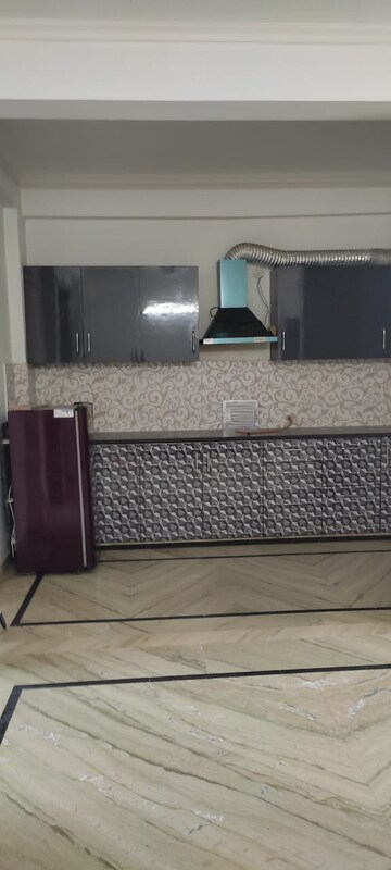 Bedroom in 3 BHK Builder Floor at Unitech Arcadia, South City 2 – for Rent