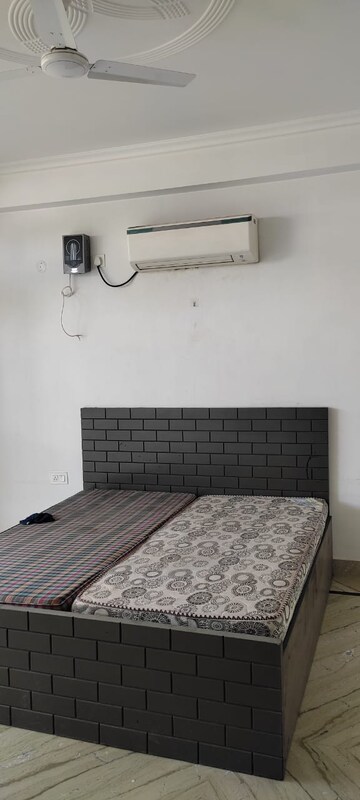 Bathroom in 3 BHK Builder Floor at Unitech Arcadia, South City 2 – for Rent