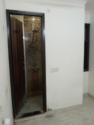 Room in 3 BHK Builder Floor at Govindpuri – for Sale