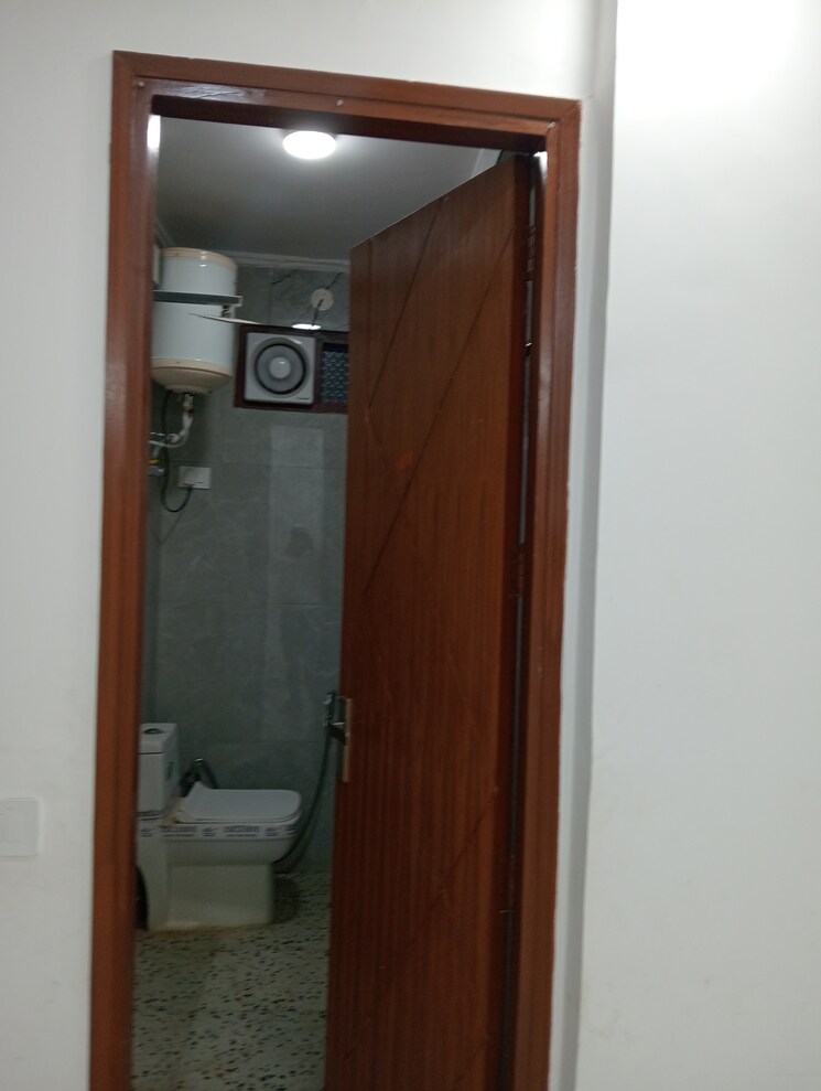 undefined, govindpuri 3 Bedroom 900 Sq.Ft. Builder Floor In Govindpuri Delhi 8012516