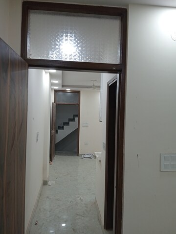 Building Lobby in 1 BHK Builder Floor at Govindpuri – for Sale