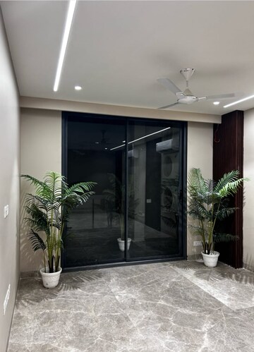 Gym in 4 BHK Builder Floor at Green Park – for Sale