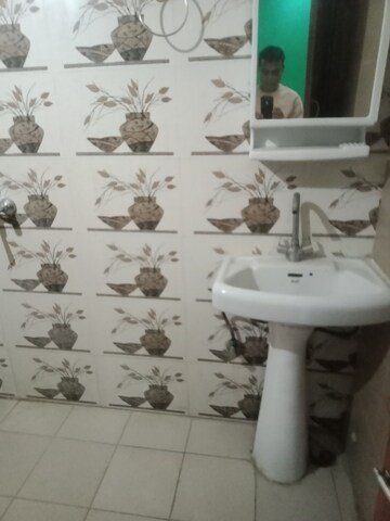 Bathroom in 1 BHK Villa at Aliganj – for Rent