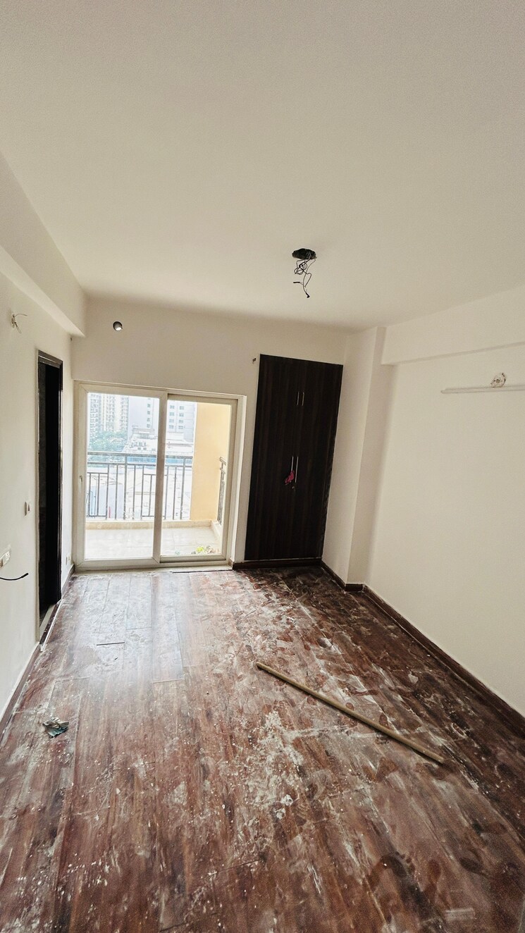 Bedroom, nirala-estate-ii 3 Bedroom 1225 Sq.Ft. Apartment In Tech Zone 4 Greater Noida Greater Noida 8012546