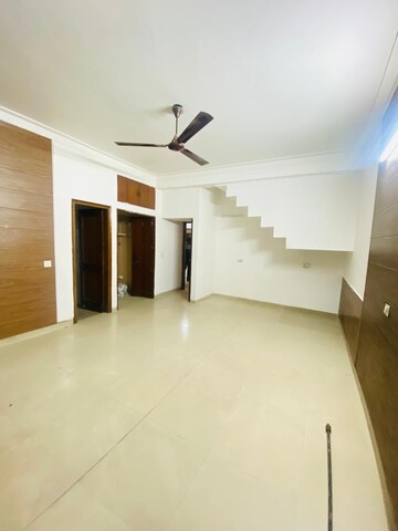 Room in 3 BHK Independent House at Palam Vihar Residents Association, Palam Vihar – for Rent